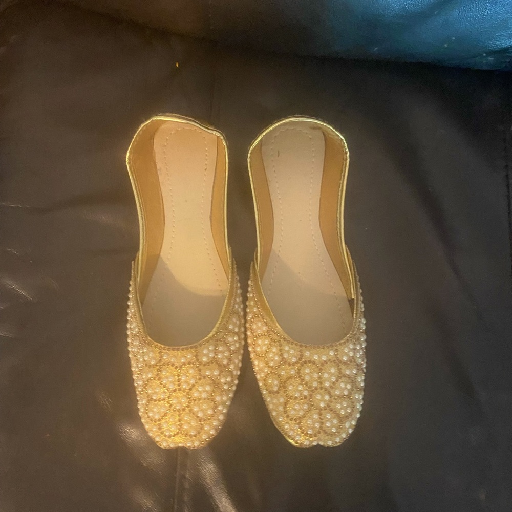 Made in Pakistan mojri good quality